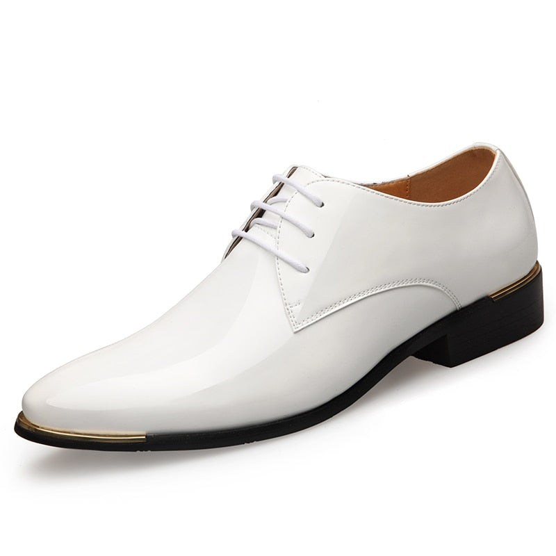 ZAPATO DE COURO ENVERNIZADO